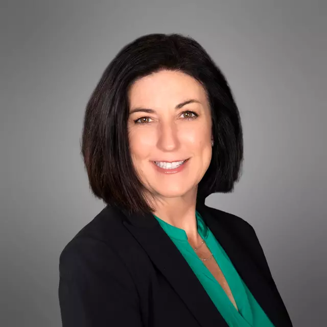 Karen Tejada, Forest Highlands Specialist — Forest Highlands and Scottsdale, Paradise Valley, Arcadia, Biltmore real estate agent, RETSY, Forbes Global Properties